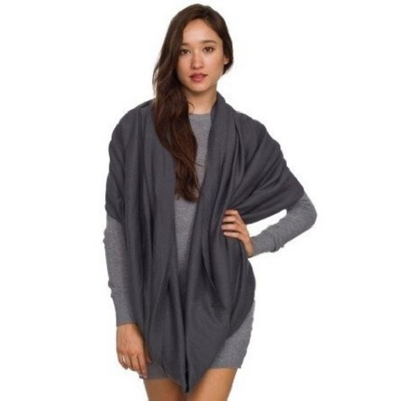 American Apparel / Gray Circle Scarf - Picture 1 of 7
